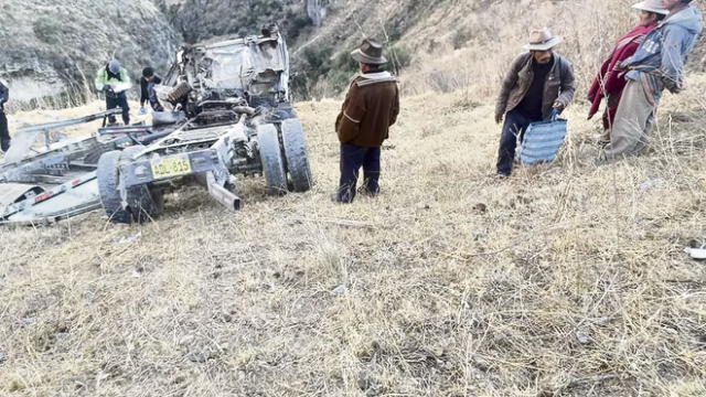 Vehículo quedó destrozado