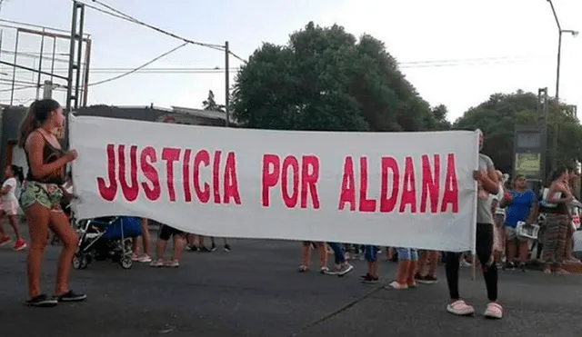 Decenas de personas piden justicia por la muerte de Sathya Aldana. (Captura: El Doce)