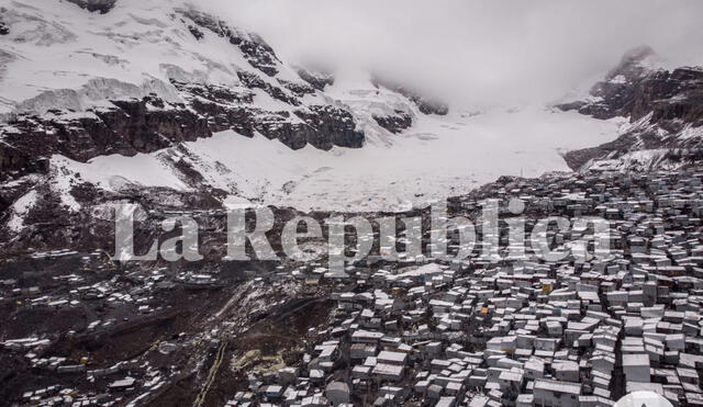 Alejada población de La Rinconada, situada por encima de los 5200 m.s.n.m. Foto: Expédition 5300