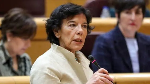 La ministra de Educación indicó que se ajustará el catálogo de titulaciones para introducir aquellas que estén ligadas a la nueva economía. (Foto: Europa Press)