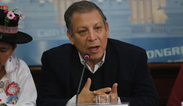 Marco Arana justifica retiro de proyectos de sus colegas del Frente Amplio