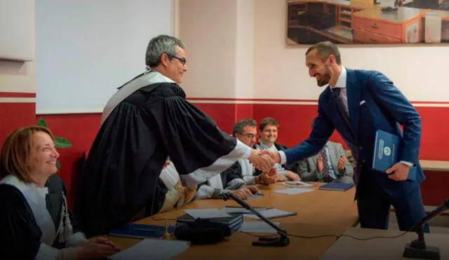 Chiellini terminó doctorado en Administración de Empresas