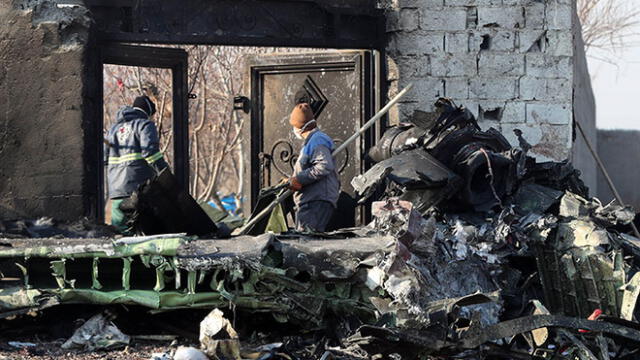 El accidente del Boeing 737 no dejó supervivientes, confirmó el presidente de Ucrania. Foto: AFP