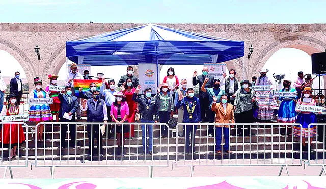 enseñanza. Cáceres firma ordenanza para enseñar quechua.
