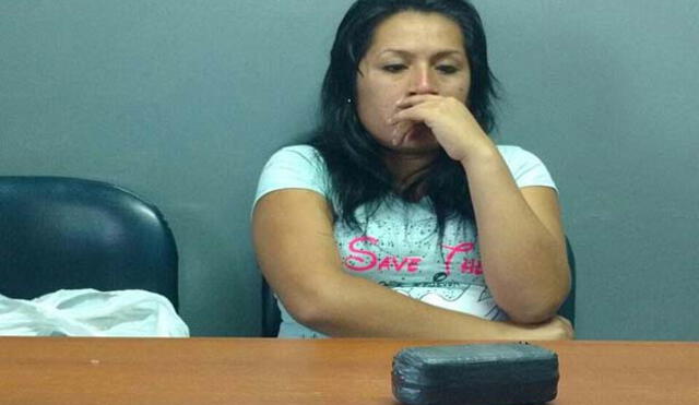 Arequipa: Mujer es arrestada al intentar meter celulares dentro de un penal
