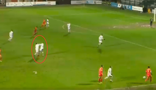 YouTube: expulsan a dos jugadores del Auxerre por pelearse en pleno partido [VIDEO]