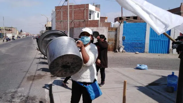 Comerciantes reclamaron en la ciudad de Tacna por comenzar a trabajar.