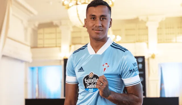 Renato Tapia posó con la camiseta del Celta de Vigo. (Créditos: Twitter Renato Tapia)