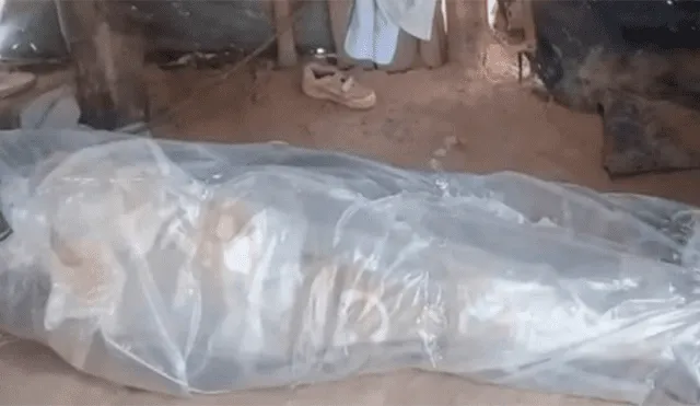 No tenían dinero para un ataúd y enterraron a su familiar envuelto en plástico [VIDEO]