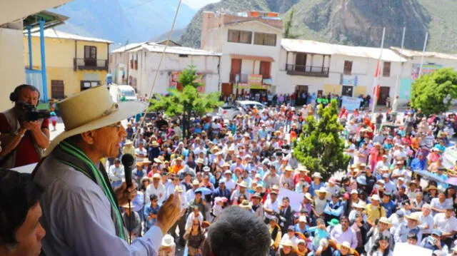 Vizcarra en Arequipa: “Necesitamos que el Perú progrese, buscando eficiencia” 