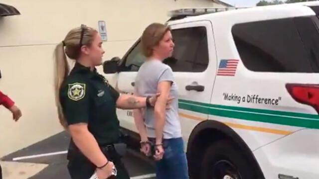 Mujer es arrestada por dejar morir a su novio en el interior de una maleta