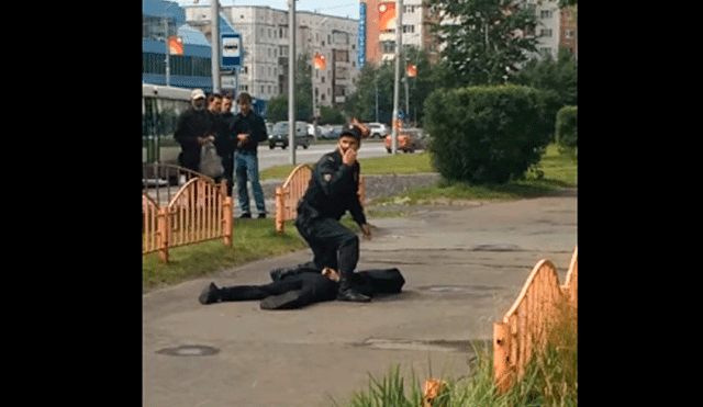 Rusia: hombre acuchilla a ocho personas en plena calle [VIDEO]