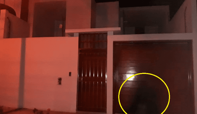 Extorsionadores queman puerta de cochera en casa de comerciante en Trujillo