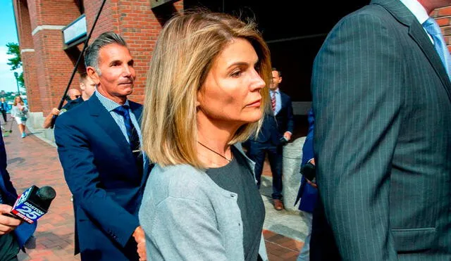 Lori Loughlin fue sentenciada junto a su esposo Mossimo Giannulli. Foto: AFP