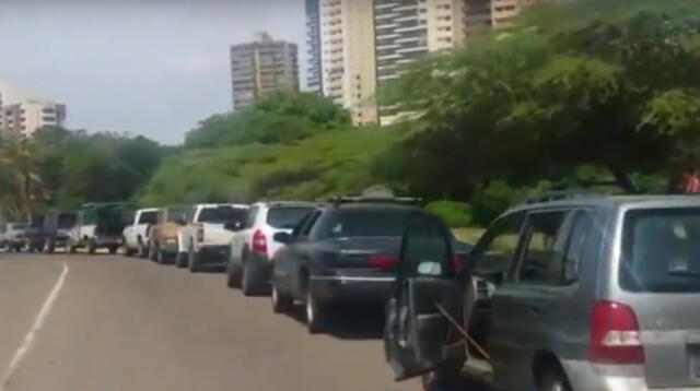 Caos extremo y colas interminables para obtener gasolina en Venezuela [VIDEO]