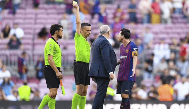 Lionel Messi vio la amarilla tras acalorada discusión con el árbitro [VIDEO]