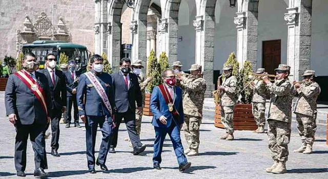 sin festejos. Autoridades de Arequipa participaron en una sobria ceremonia.  por conmemorase el anivesario de la ciudad.