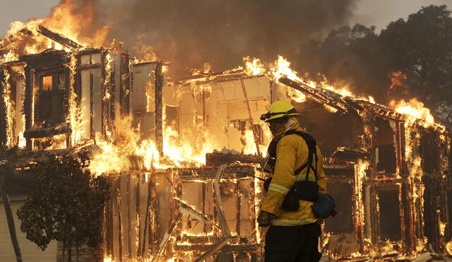 Centenares de desaparecidos tras incendios en California 
