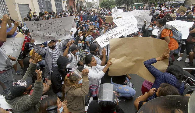 tumulto. Así fue la protesta de los comerciantes informales. No quieren ser trasladados. Foto: luis jimenez