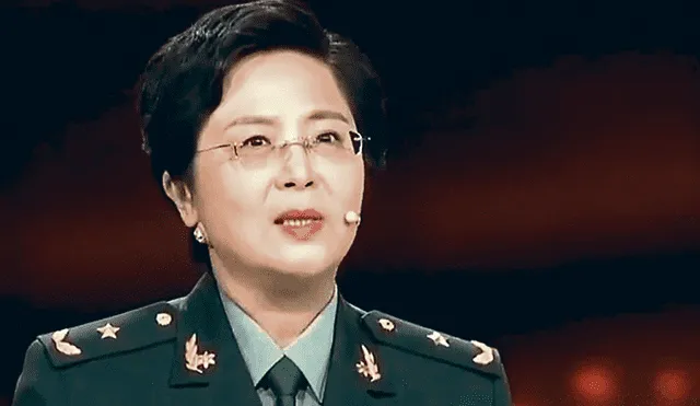 Líder. Comandante Chen Wei. Hay versiones de que se habría inoculado vacuna en desarrollo.