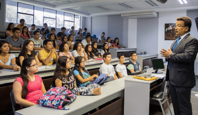 Pronabec ofrece dos mil becas para jóvenes universitarios