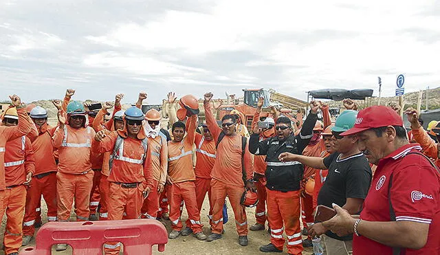 Unos 50 mil obreros de construcción civil han paralizado sus actividades en Piura