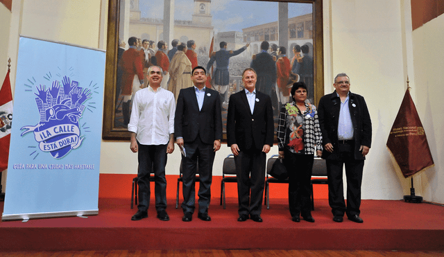 Cinco candidatos a alcaldía de Lima se comprometen con grupos vulnerables