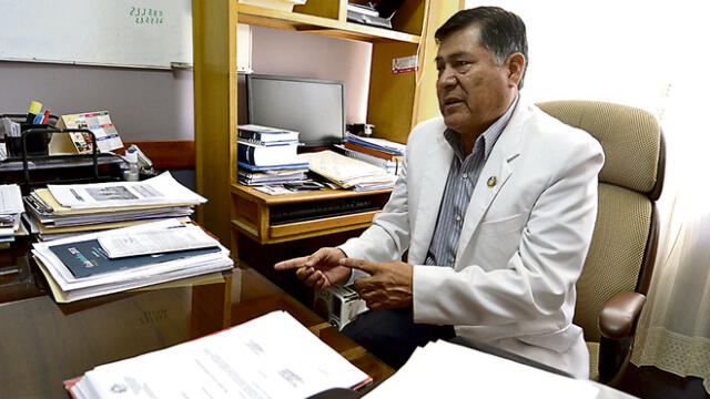 Médicos rechazan designación de Chirinos como gerente de Salud en Arequipa