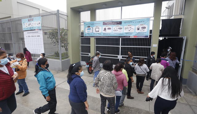 El Minedu exhotó a los docente a verificar su centro de evaluación con anticipación y calcular la distancia y el tiempo para llegar dentro de la hora de ingreso.Foto: Carlos Contreras Merino.