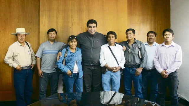Arequipa: Javier Ísmodes consigue apoyo de excorreligionarios de Elmer Cáceres Llica