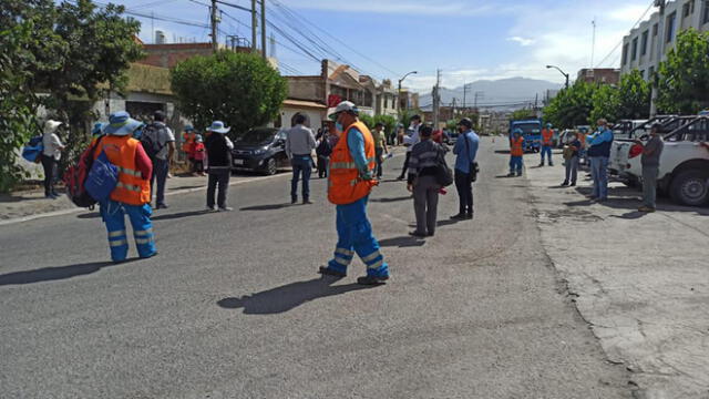 El último sábado, obreros del distrito de Mariano Melgar (Arequipa), protestaron por muerte de un compañero por COVID-19.