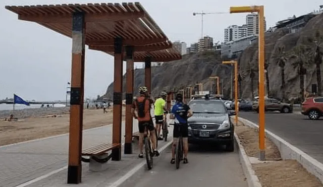 Muñoz montaba bicicleta y patrullero bloqueó su paso en la Costa Verde