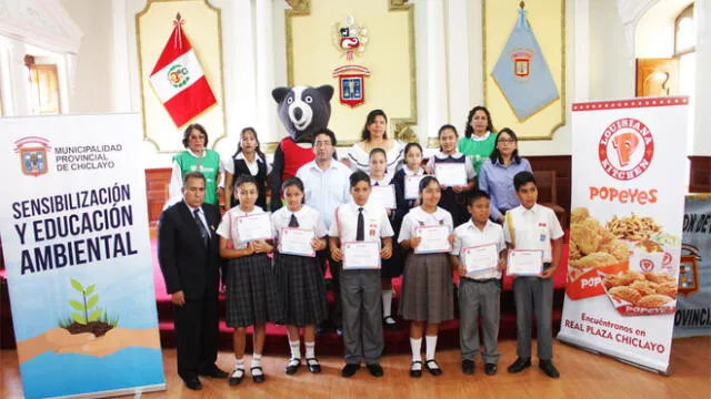 Chiclayo: premian a estudiantes ganadores del concurso pintando cuido el medio ambiente