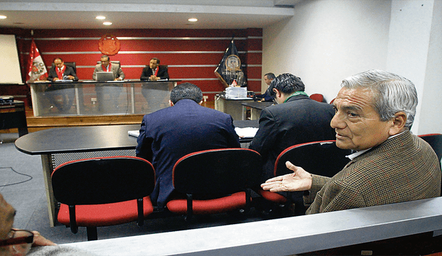 Día D. Elidio Espinoza confía en ser absuelto junto con sus colegas.
