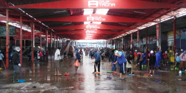 Coronavirus. En Tacna, comerciantes y trabajadores del mercado Grau se unieron para mejorar sus condiciones de limpieza.