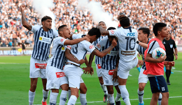 Aldair Fuentes puso 1-0 en la primera semifinal de la Liga 1 entre Alianza Lima y Sporting Cristal. | Foto: @Liga1Movistar