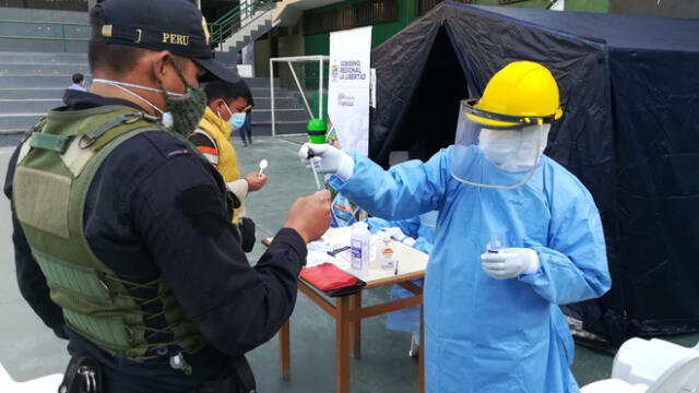 policías-medicina-Covid