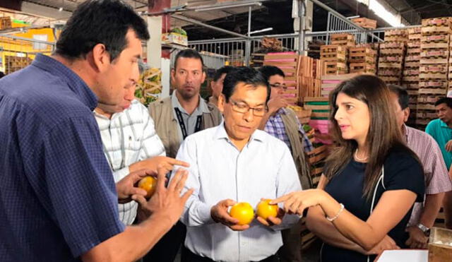 Ministro de Agricultura visitó el Mercado Mayorista de Frutas