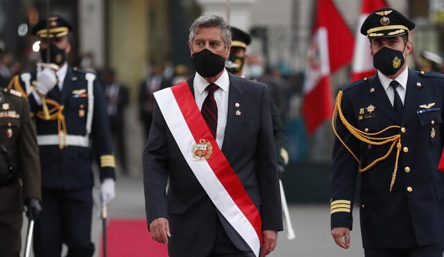 Discurso de Sagasti fue durante ceremonia protocolar en la que fue reconocido como jefe supremo de las Fuerzas Armadas (FF. AA.) y la Policía Nacional del Perú (PNP). Foto: EFE