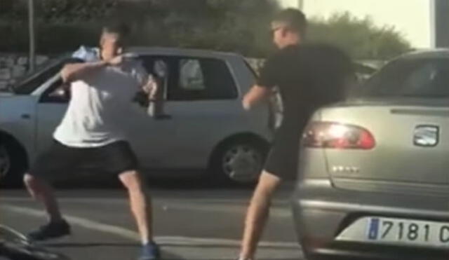 YouTube: dos choferes dejan sus carros y se enfrentan al estilo 'Mortal Kombat' [VIDEO]