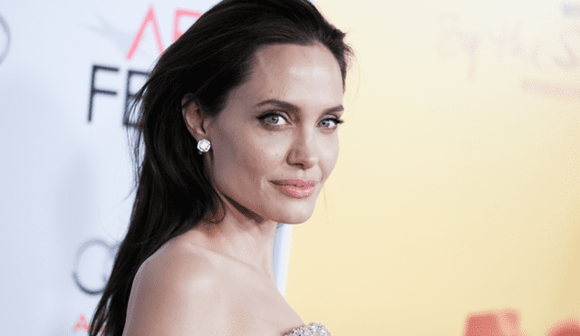 Angelina Jolie favorita para interpretar a villana en nueva cinta de James Bond