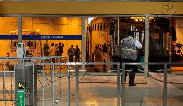 Reportan accidente en estación Central del Metropolitano. Foto: John Reyes / La República.