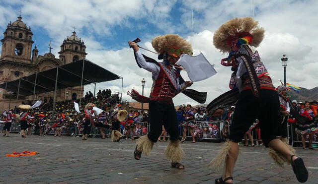 Escolares rinden homenaje a Cusco al ritmo de danzas típicas [VIDEO]