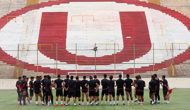 Plantel de Universitario podría jugar en otro club. | Foto: Universitario