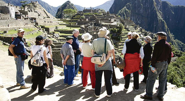 Machu Picchu recibió 3 mil 800 turistas diarios en 2017