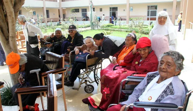 Ningún adulto mayor del recinto ha dado positivo al virus. Foto: La República