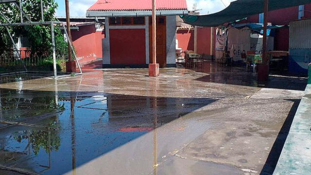 Local de votación en Arequipa se inundó tras colapso de desagüe. Foto: Correo
