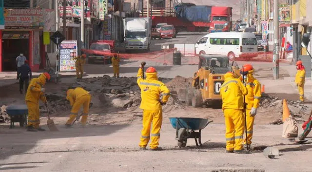 Obras viales se concretarán en Moquegua para reactivar la economía.