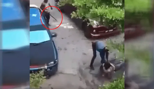 Youtube: mujer es atacada con un machete por dos hombres [FOTOS]