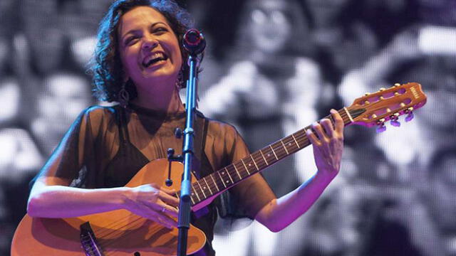 ¿Natalia Lafourcade se retira de la música para ser madre?